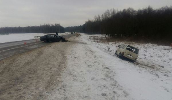 В Белоруссии семья ехала снимать порчу и попала в аварию